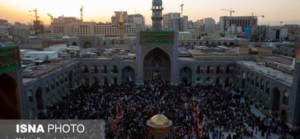 عکس حرم مطهر امام رضا در لحظه نماز جماعت