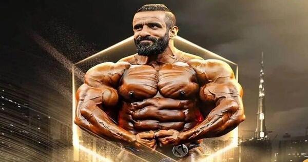 عکس هادی چوپان با لباس محلی