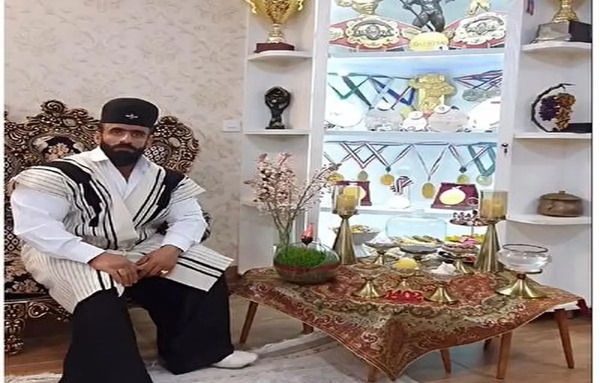 عکس هادی چوپان با لباس محلی