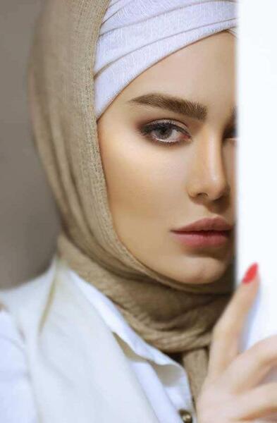 عکس گوینده نیسان ابی