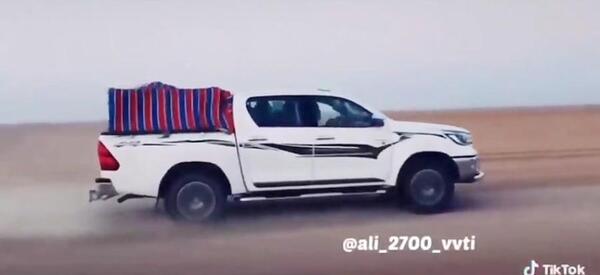 دانلود عکس تویوتا هایلوکس