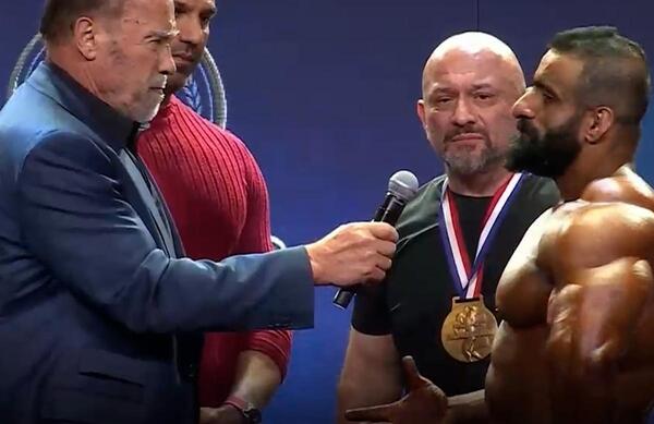 عکس هادی چوپان با آرنولد