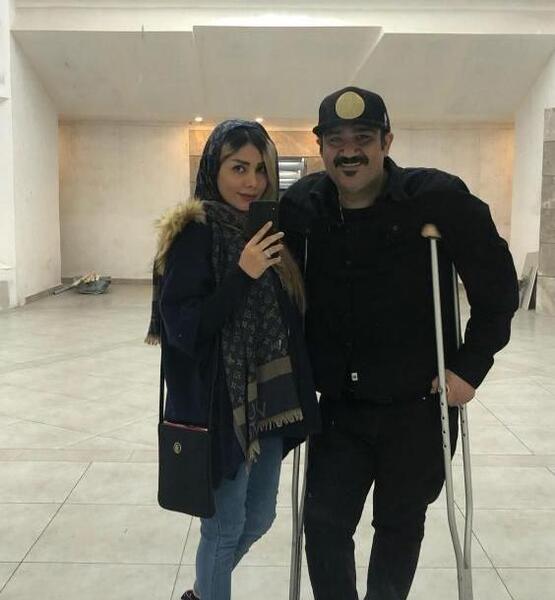 عکس مهران غفوریان در نیسان آبی