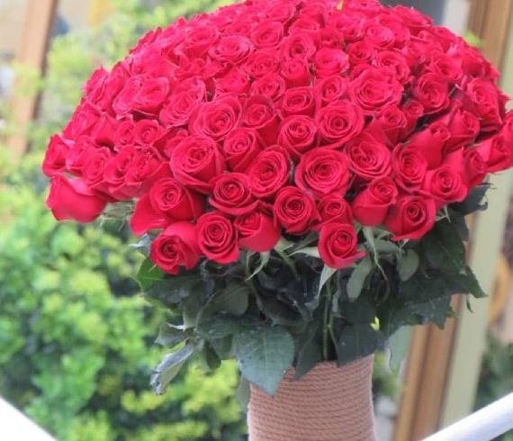 فانتزی عکس دختر با گل برای پروفایل