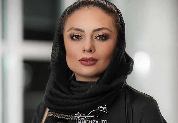 عکس یکتا ناصر در نیسان آبی