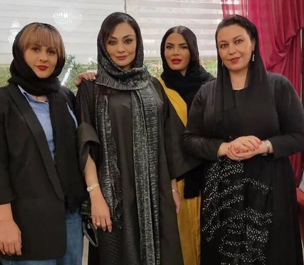 عکس یکتا ناصر در نیسان آبی