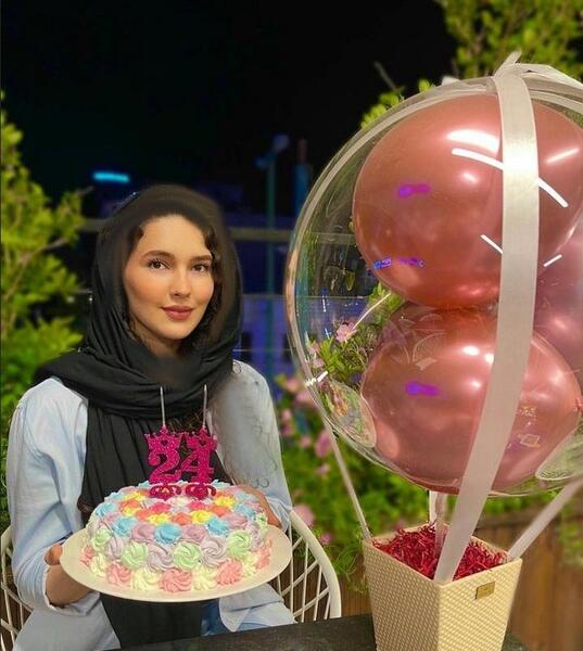 عکس کاملیا نیسان آبی
