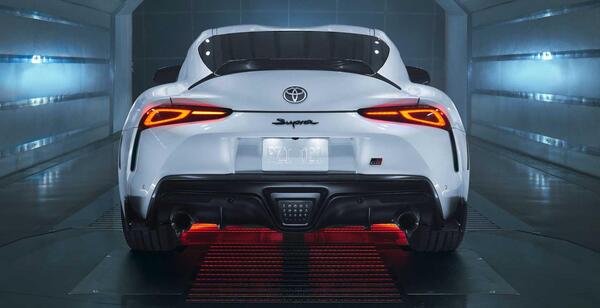 عکس از ماشین تویوتا سوپرا