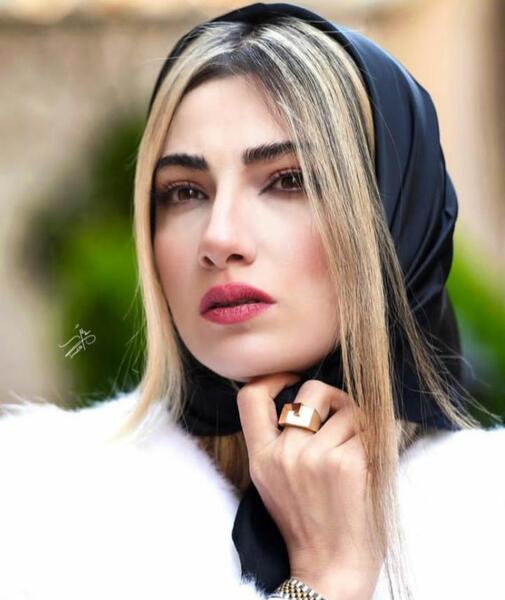 عکس مادر محیا دهقانی