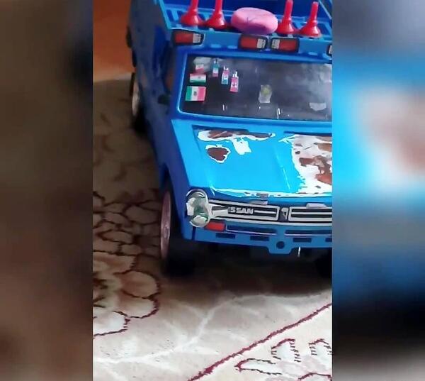 عکس نیسان آبی اسباب بازی اسپرت