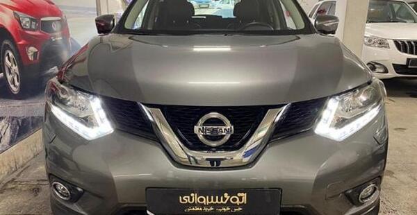 عکس تویوتا نیسان