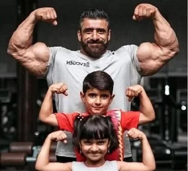 عکس هادی چوپان و خانواده اش