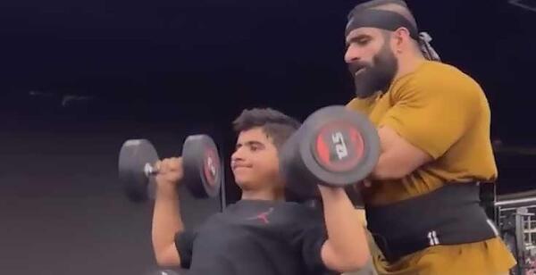 عکس هادی چوپان با مدال