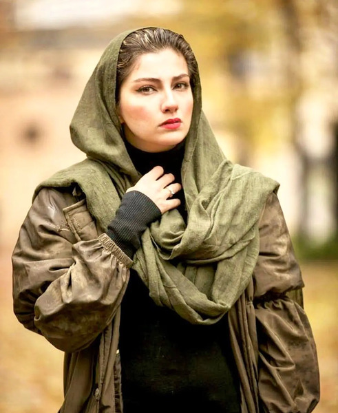 عکس محیا دهقانی در مستوران ۲