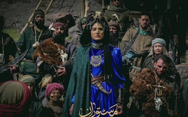 عکس محیا دهقانی در مستوران ۲