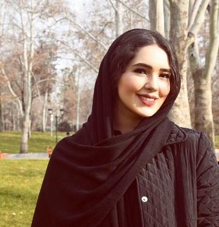 عکس نیکی میربها در نیسان ابی