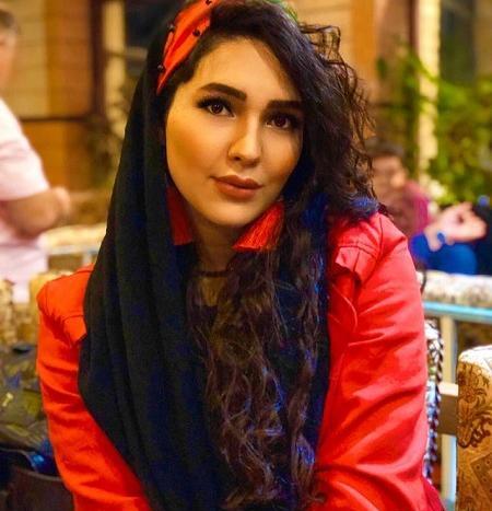 عکس نیکی میربها در نیسان ابی