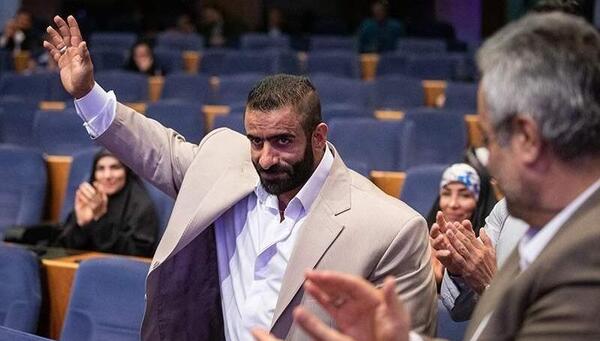 عکس هادی چوپان با کت شلوار