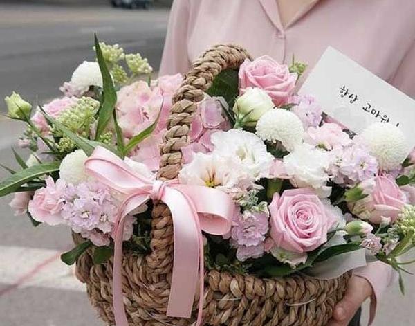عکس سبد گل زیبا برای پروفایل