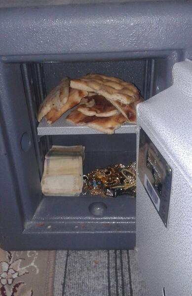عکس گاوصندوق پول