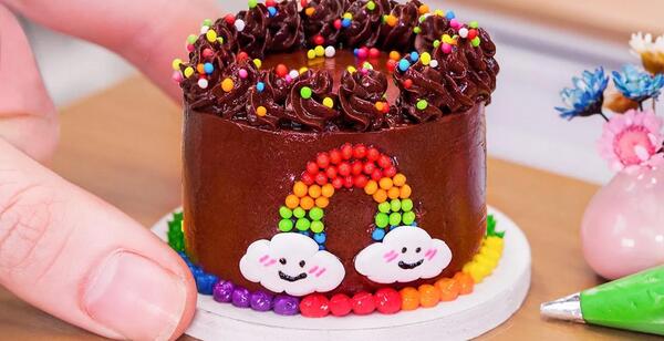 عکس های کیک تولد دخترانه ساده
