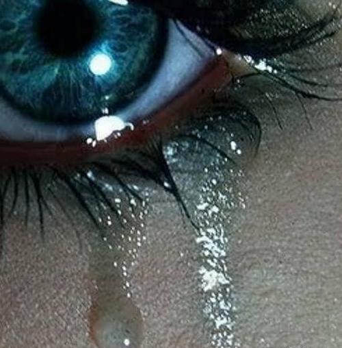 عکس پروفایل چشم اشکی