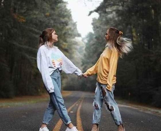 عکس پروفایل دخترونه درباره ی رفیق