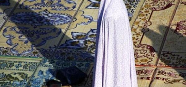عکس پروفایل دختر در حال نماز خواندن