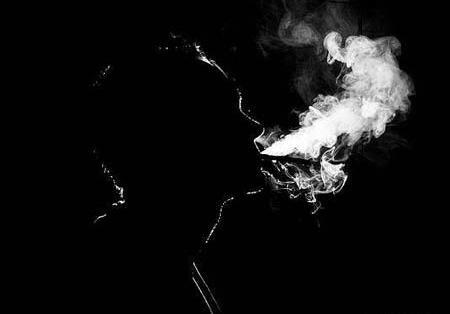 عکس پروفایل غمگین دخترانه سیگاری
