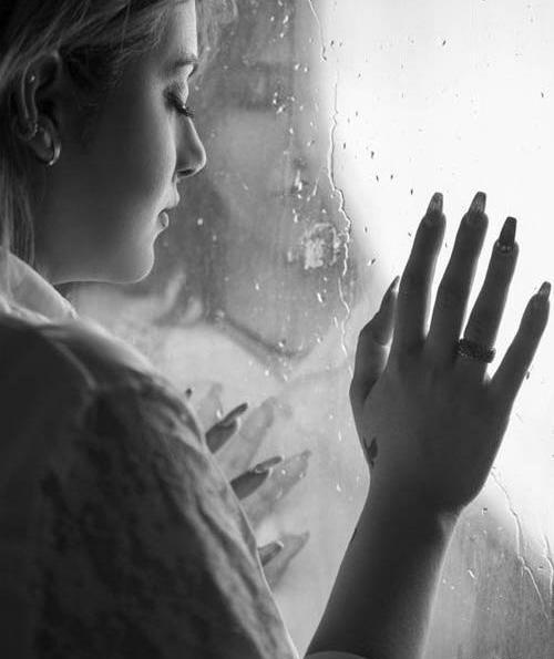 عکس پروفایل دختر خفن سیاه سفید