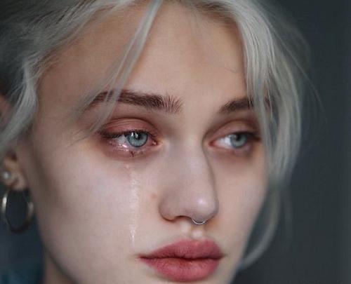 عکس پروفایل چشم گریون
