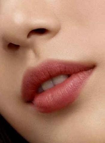 عکس پروفایل دختر لبه پرتگاه