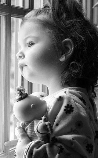 عکس پروفایل بچه تنها
