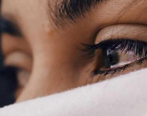 عکس پروفایل غمگین دخترانه گریه دار