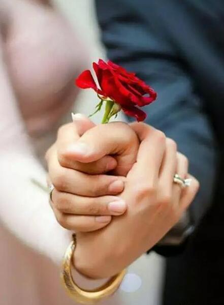 پروفایل عکس گل و حلقه نامزدی