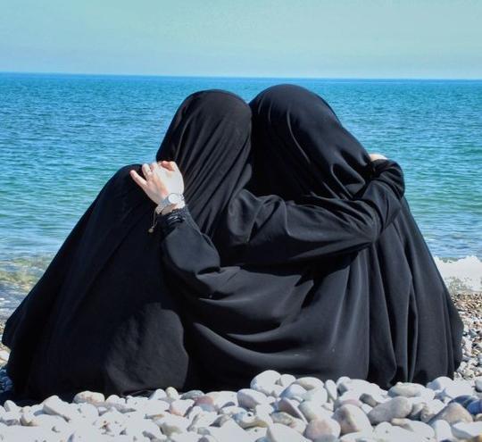 عکس پروفایل با حجاب دونفره رفیق