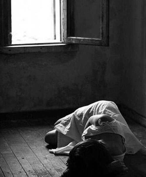 عکس پروفایل دخترانه خیلی غمگین