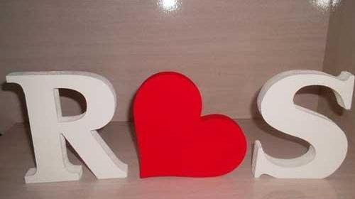 عکس پروفایل حروف انگلیسی دوتایی r