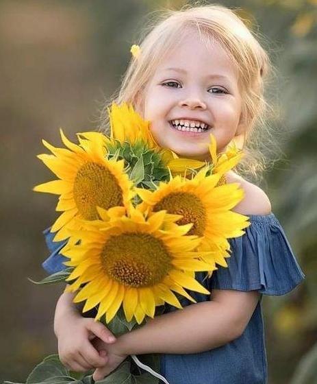 عکس دختر بچه برای پروفایل طبیعی