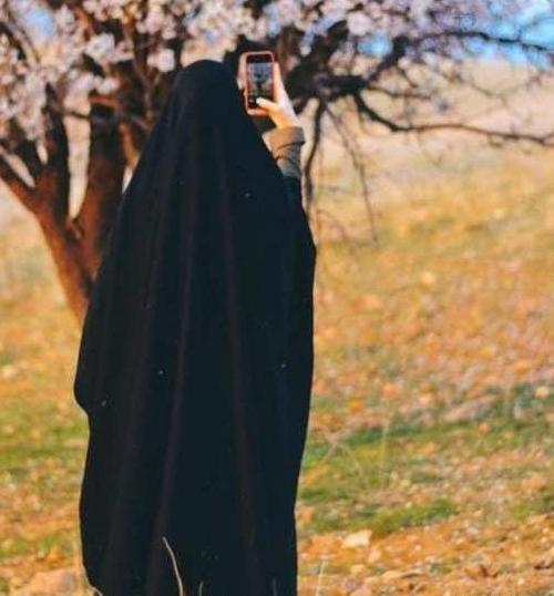عکس دختر باحجاب چادری برای پروفایل