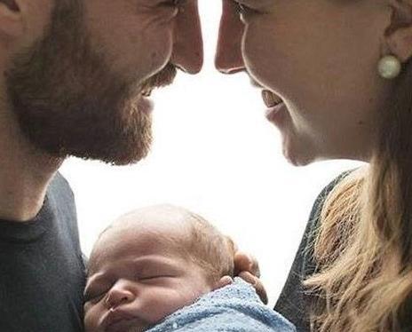 عکس پروفایل بچه با پدر مادر