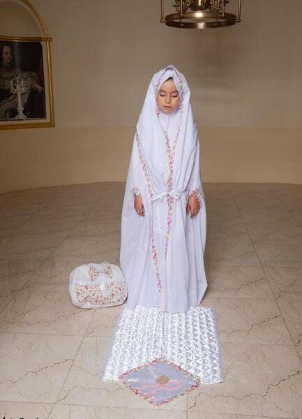 عکس پروفایل دختر بچه چادری