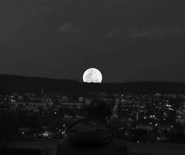 عکس پروفایل گریه بدون متن پسرانه