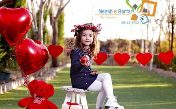 ژست عکس کودک فضای باز