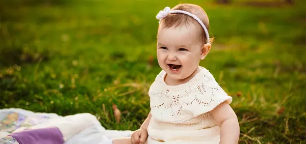ژست عکس کودک دو ساله