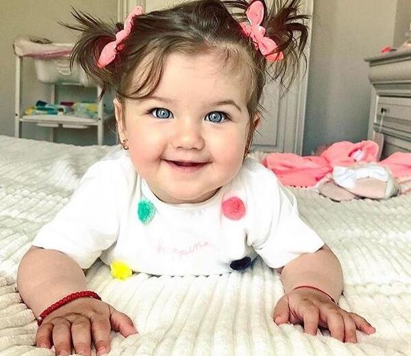 ژست عکس کودک دو ساله