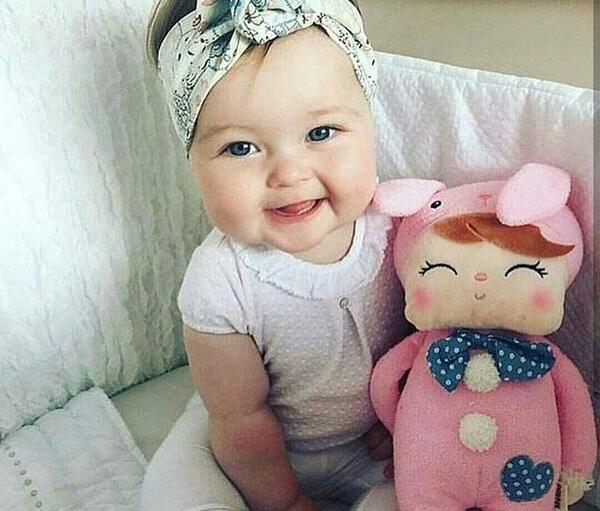 ژست عکس کودک یک ساله دختر