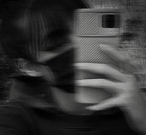عکس پروفایل دخترونه خفن غمگین بدون متن