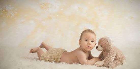 ژست عکس کودک پنج ماهه