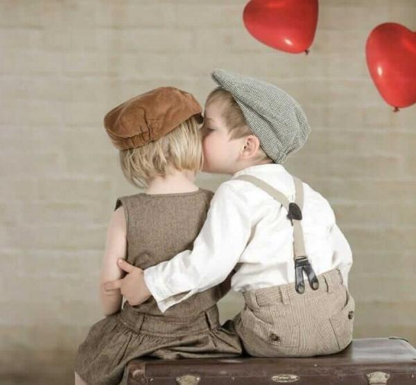 عکس پروفایل عاشقانه های کودکانه